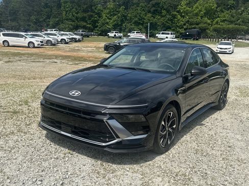 Used 2025 Hyundai Sonata SEL FWD image 1