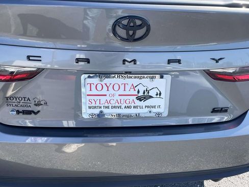 Used 2026 Toyota Camry SE w/ Multimedia Upgrade Package image 9