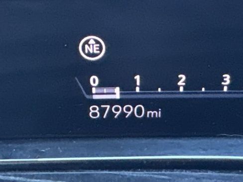 Used 2023 Cadillac Escalade Sport w/ LPO, ONYX Package image 34