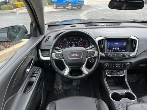 Used 2024 GMC Terrain SLT AWD/4WD image 8