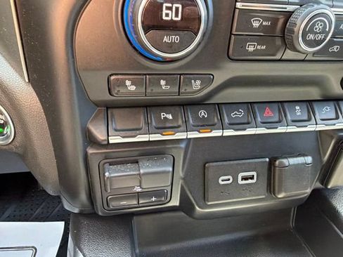 Used 2019 Chevrolet Silverado 1500 LTZ AWD/4WD image 30