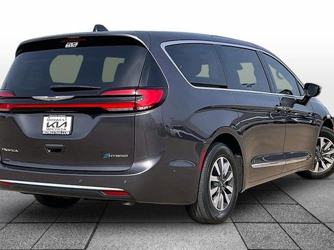 Used 2023 Chrysler Pacifica Limited image 13