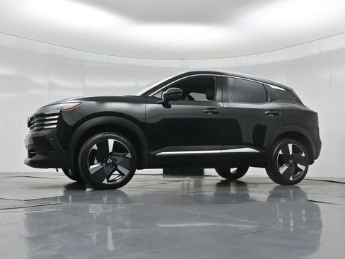 Used 2026 Nissan Kicks SR FWD image 7