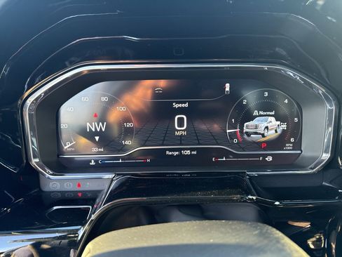 Used 2025 GMC Sierra 1500 SLT w/ SLT Premium Plus Package image 23