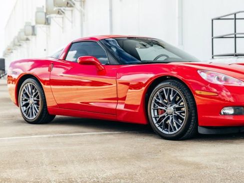 Used 2005 Chevrolet Corvette Coupe w/ Preferred Equipment Group RWD image 54