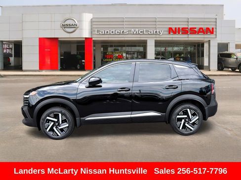 Used 2025 Nissan Kicks SV image 8