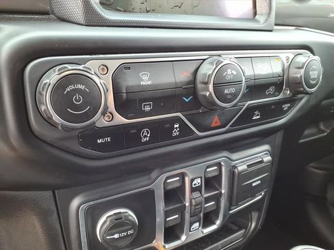 Used 2021 Jeep Gladiator Overland AWD/4WD image 37