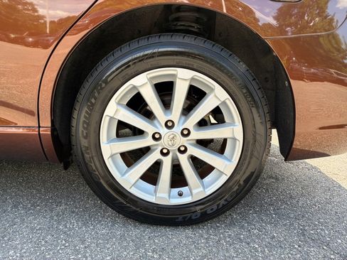 Used 2012 Toyota Venza LE FWD image 25
