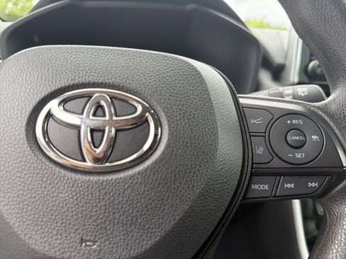 Certified 2025 Toyota RAV4 XLE FWD image 11