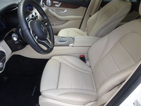Used 2020 Mercedes-Benz GLC 300 4MATIC image 8