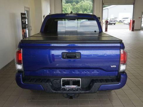 Used 2023 Toyota Tacoma TRD Off-Road w/ Advanced Technology Package AWD/4WD image 15