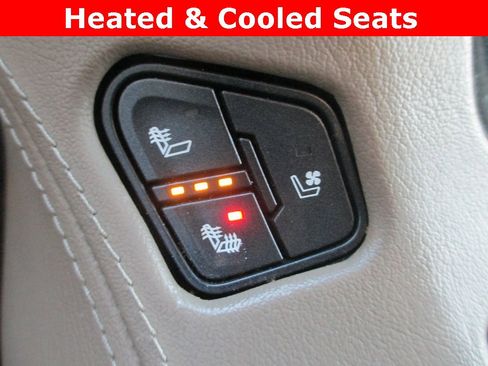 Used 2017 GMC Yukon SLT image 15