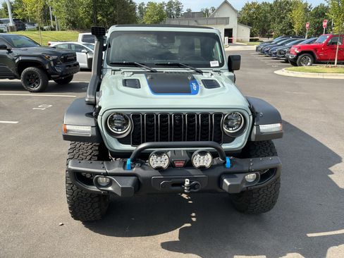 Used 2024 Jeep Wrangler Unlimited Rubicon 4xe w/ Capability Package AWD/4WD image 3
