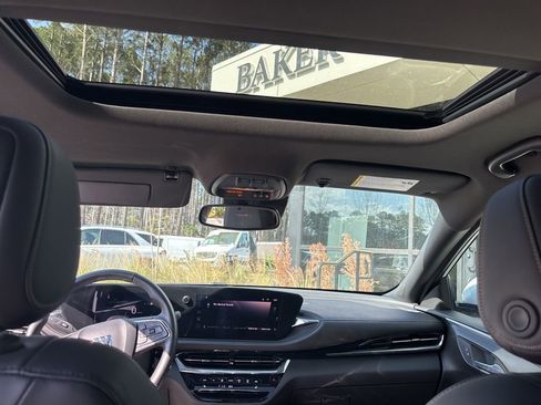 Used 2024 Buick Envista Avenir image 38