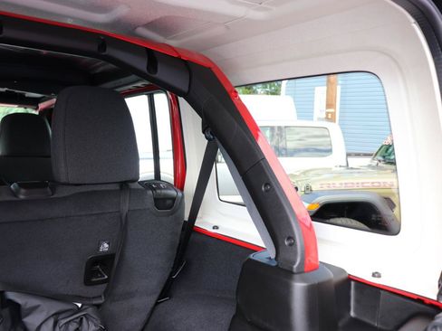 Used 2026 Jeep Wrangler Unlimited Rubicon AWD/4WD image 55