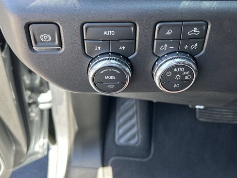 New 2026 GMC Sierra 1500 SLT AWD/4WD image 18