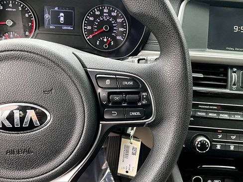 Used 2018 Kia Optima LX w/ 17" Alloy Wheels Package image 12