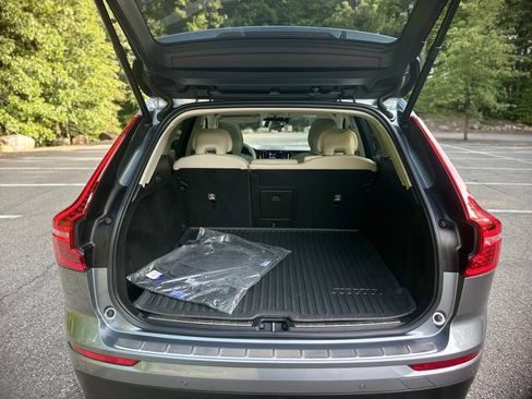 Used 2021 Volvo XC60 T5 Momentum w/ Premium Package AWD/4WD image 28