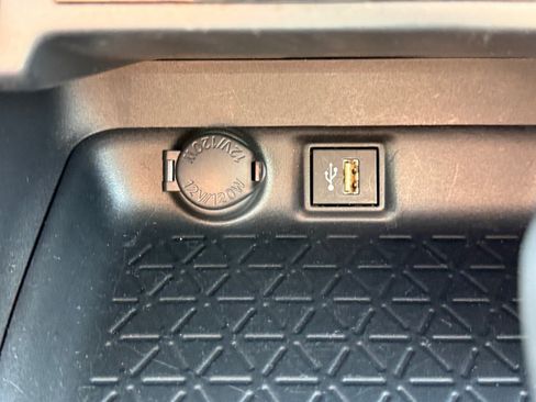 Certified 2025 Toyota RAV4 LE AWD/4WD image 29