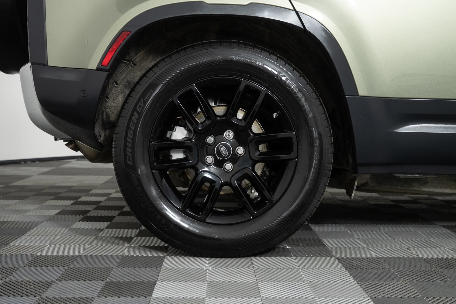 Used 2020 Land Rover Defender 110 S AWD/4WD image 37