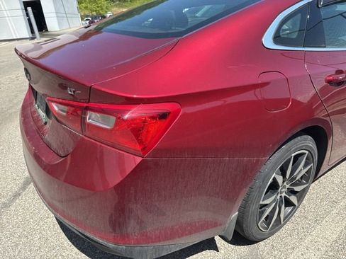 Used 2017 Chevrolet Malibu LT w/ Leather Package FWD image 9