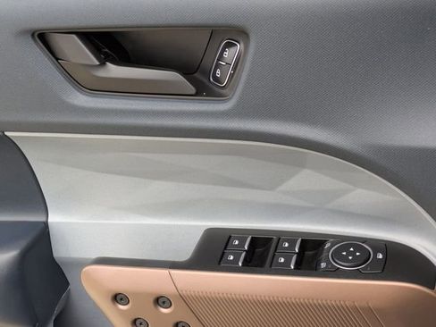 Used 2023 Ford Maverick Lariat w/ Lariat Luxury Package image 25