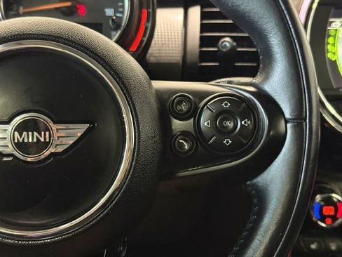 Used 2018 MINI Cooper 2-Door Hardtop FWD image 15