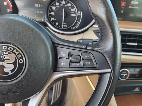 Used 2019 Alfa Romeo Stelvio Ti Lusso w/ Quick Order Package 22X Lusso image 17