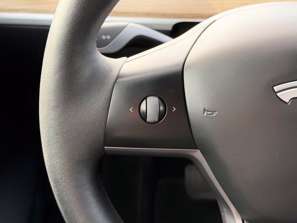 Used 2024 Tesla Model Y Long Range RWD image 16