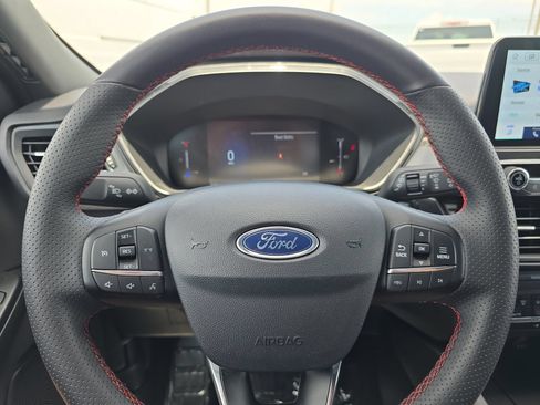 Used 2025 Ford Escape ST-Line FWD image 19