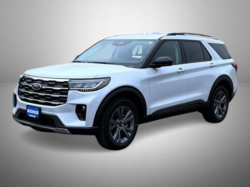 New 2026 Ford Explorer Active w/ Active Comfort Package AWD/4WD image 1