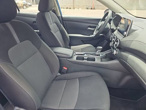Used 2025 Nissan Sentra SV FWD image 10