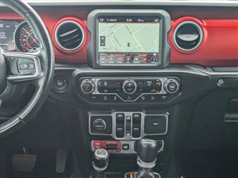 Used 2018 Jeep Wrangler Unlimited Rubicon AWD/4WD image 15
