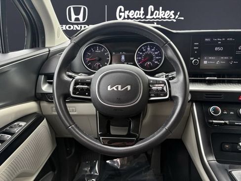 Used 2024 Kia Carnival LX FWD image 12