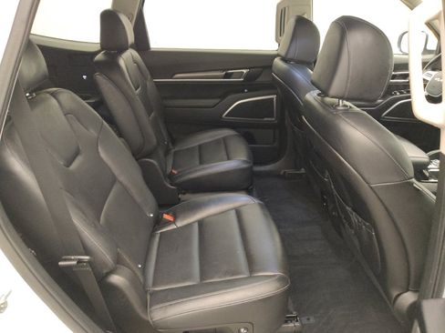 Used 2022 Kia Telluride S FWD image 19