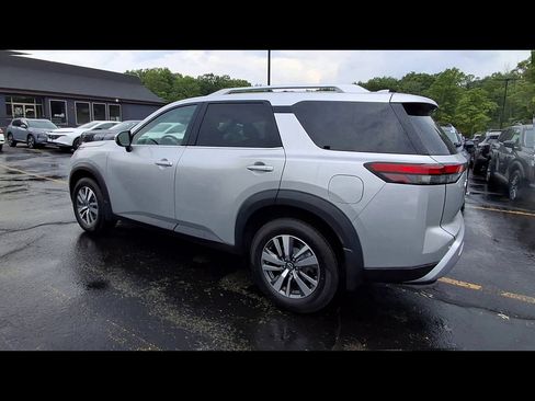 Used 2024 Nissan Pathfinder SL w/ Cargo Package AWD/4WD image 6