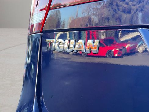 Used 2021 Volkswagen Tiguan S image 33