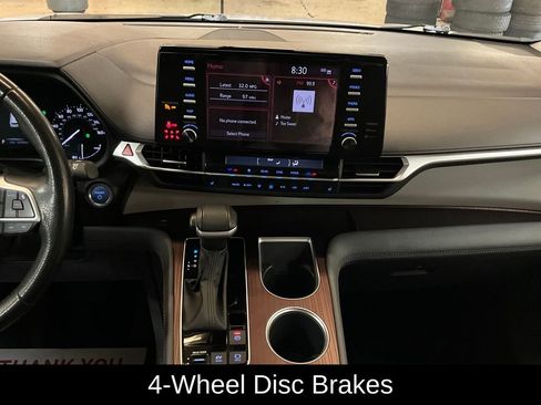 Used 2024 Toyota Sienna XLE image 9