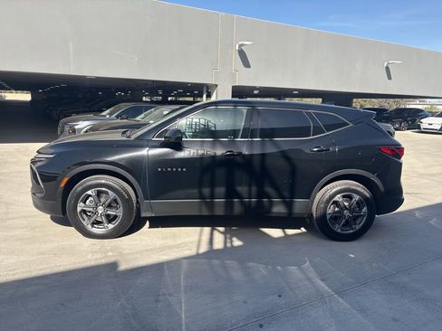 Used 2025 Chevrolet Blazer LT image 9