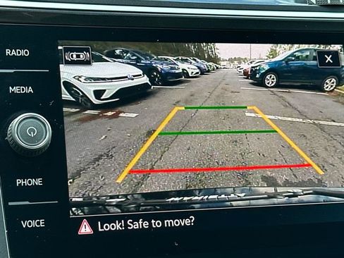 Used 2024 Volkswagen Tiguan S image 22