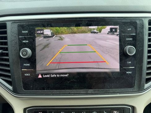 Used 2021 Volkswagen Atlas SE w/ Towing Package AWD/4WD image 17