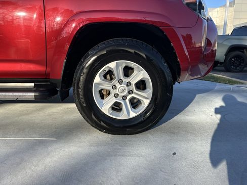 Used 2018 Toyota 4Runner SR5 Premium image 13