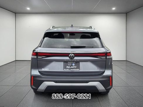 Used 2025 Volkswagen Tiguan S FWD image 4