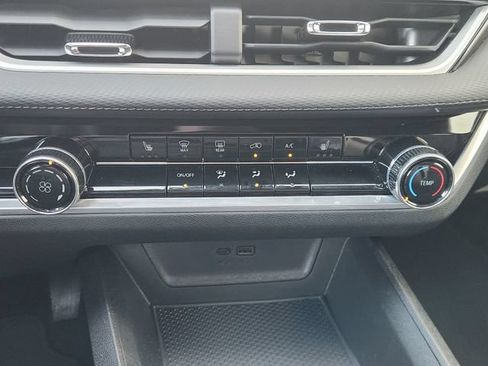 Used 2026 Chevrolet Equinox LT FWD image 21