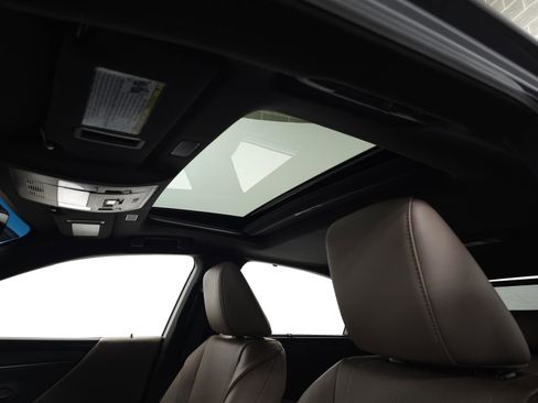 Used 2025 Lexus ES 300h Ultra Luxury image 20