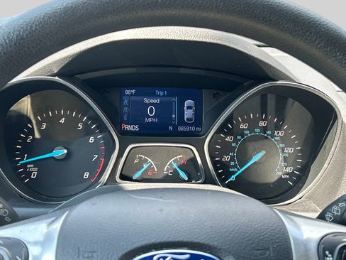 Used 2015 Ford Escape S FWD image 22