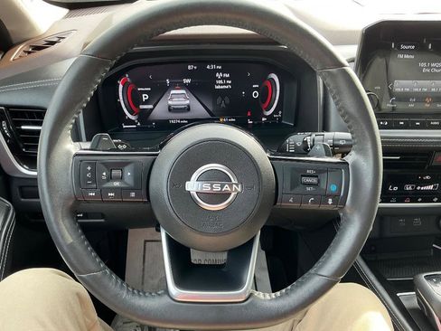 Used 2023 Nissan Rogue Platinum w/ Platinum Premium Package FWD image 22