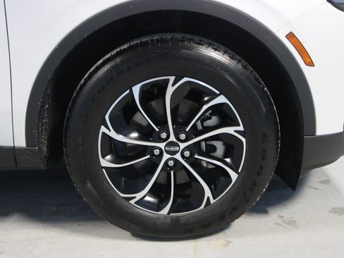 Used 2025 Lincoln Nautilus Premier w/ Equipment Group 102A AWD/4WD image 37