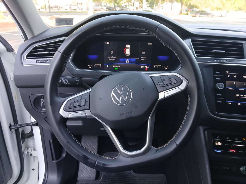 Used 2022 Volkswagen Tiguan SE FWD image 14