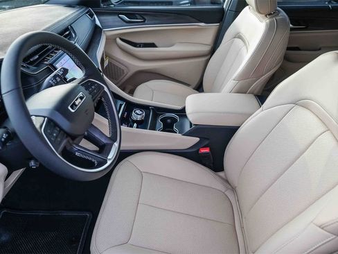 New 2025 Jeep Grand Cherokee L Limited image 19